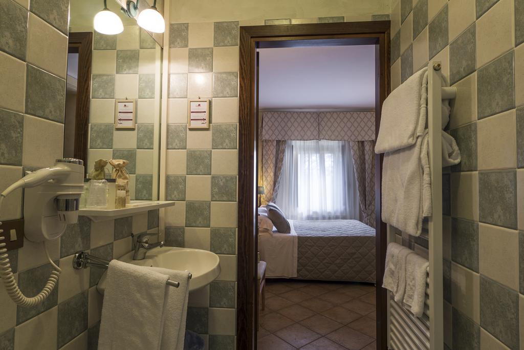 Il Melograno Agriturismo & Spa 피아넬로 외부 사진