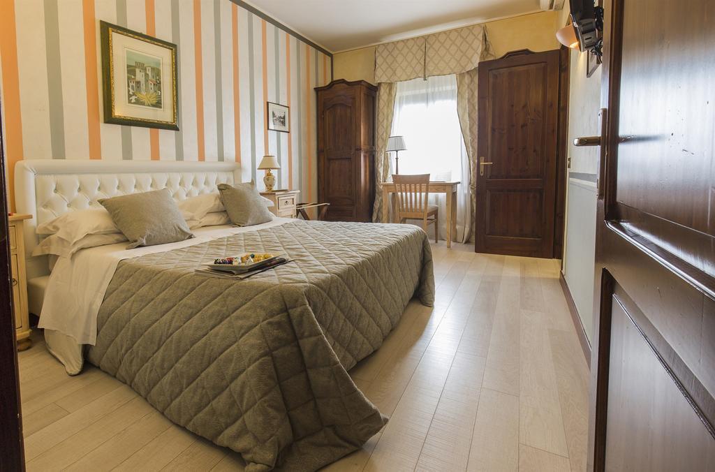 Il Melograno Agriturismo & Spa 피아넬로 외부 사진
