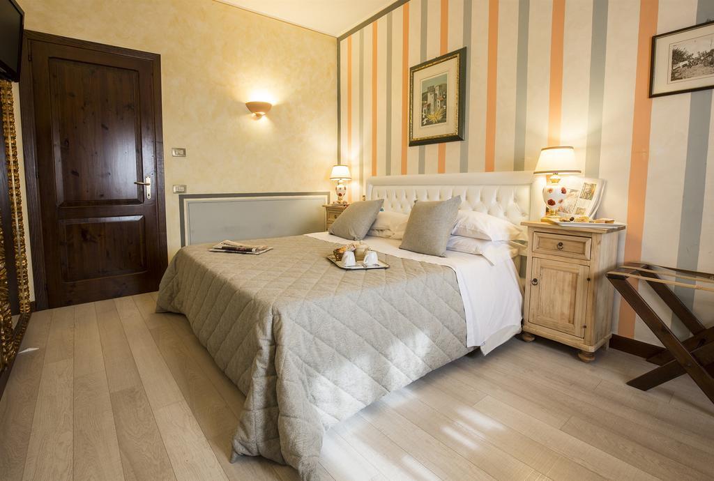 Il Melograno Agriturismo & Spa 피아넬로 외부 사진