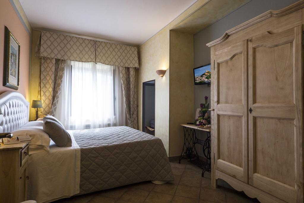 Il Melograno Agriturismo & Spa 피아넬로 외부 사진